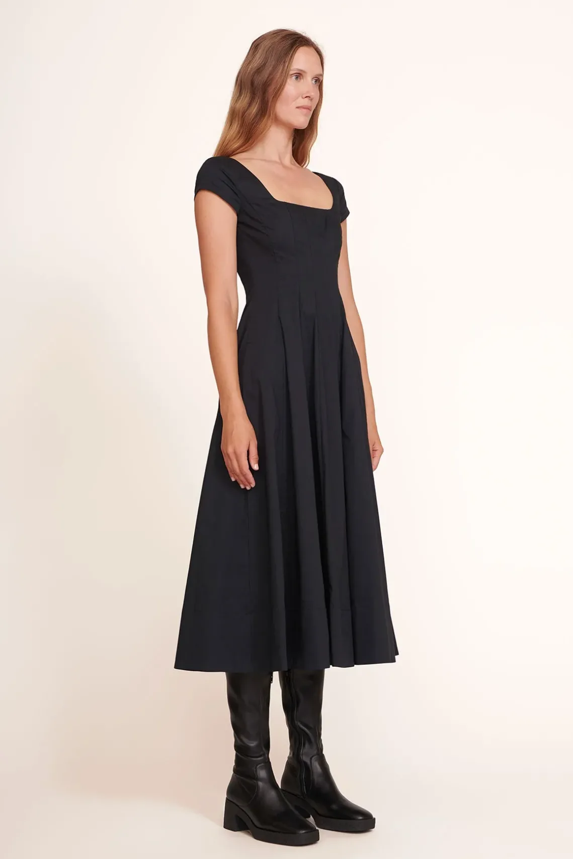 SHORT SLEEVE WELLS DRESS BLACK